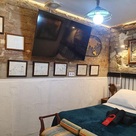 Studio Or Rooms With Private Bathroom Or Rooms With Shared Bathroom 바르셀로나 외부 사진