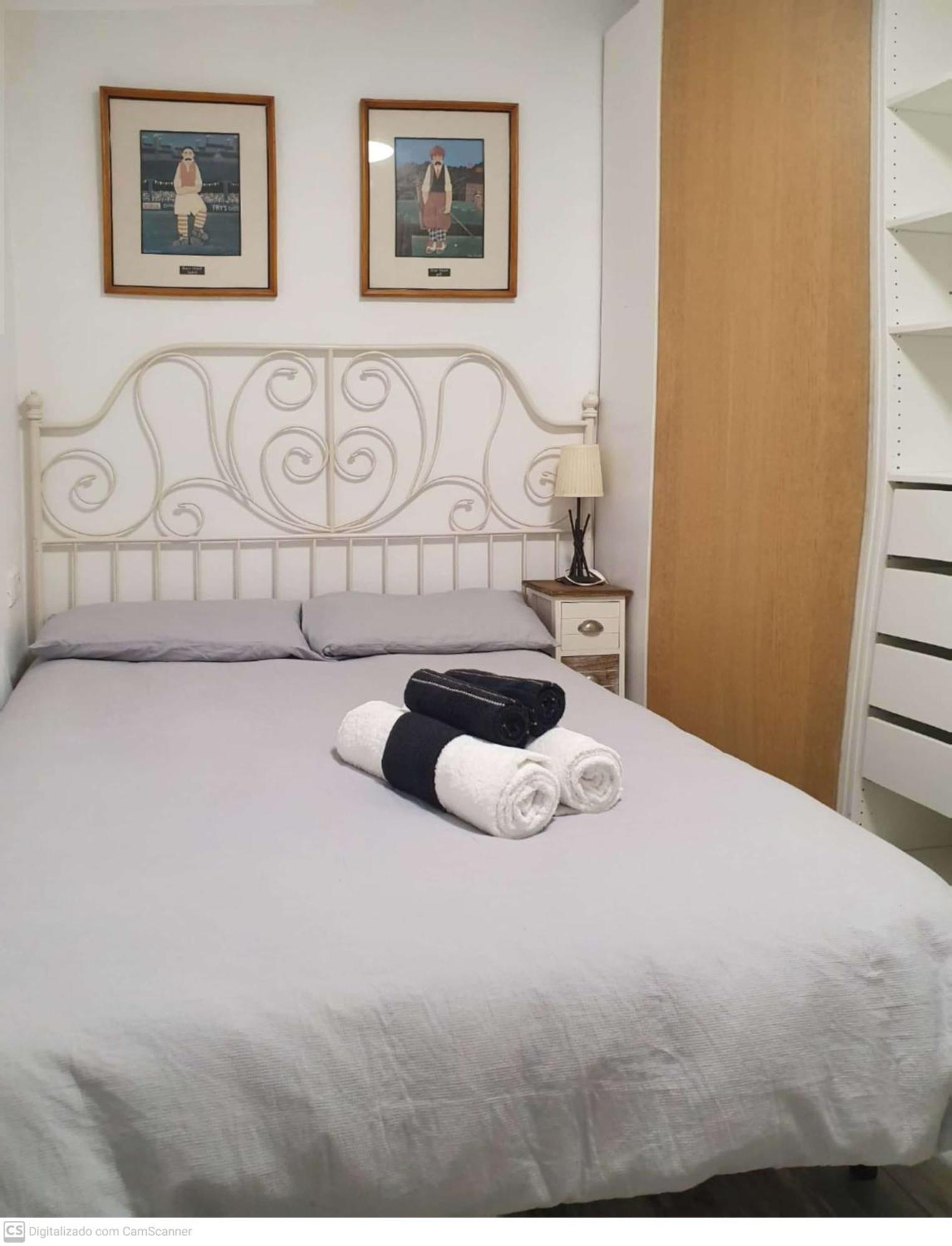 Studio Or Rooms With Private Bathroom Or Rooms With Shared Bathroom 바르셀로나 외부 사진